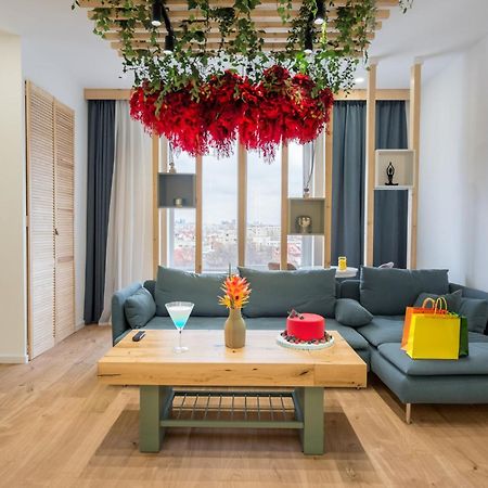 Jungle Escape - Luxe 1-Br Haven In Bucharest Lägenhet Exteriör bild