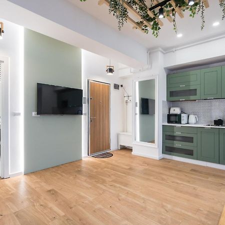 Jungle Escape - Luxe 1-Br Haven In Bucharest Lägenhet Exteriör bild