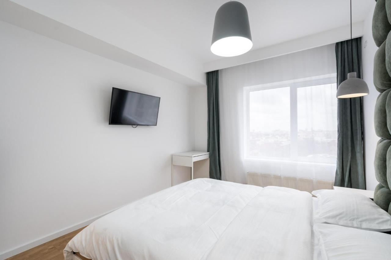 Jungle Escape - Luxe 1-Br Haven In Bucharest Lägenhet Exteriör bild