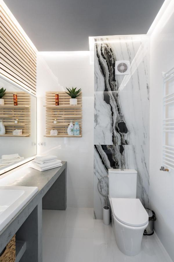 Jungle Escape - Luxe 1-Br Haven In Bucharest Lägenhet Exteriör bild
