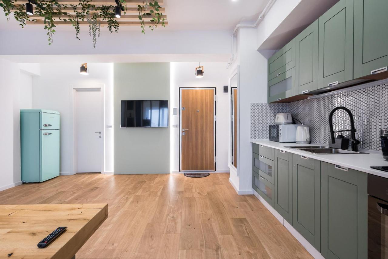Jungle Escape - Luxe 1-Br Haven In Bucharest Lägenhet Exteriör bild