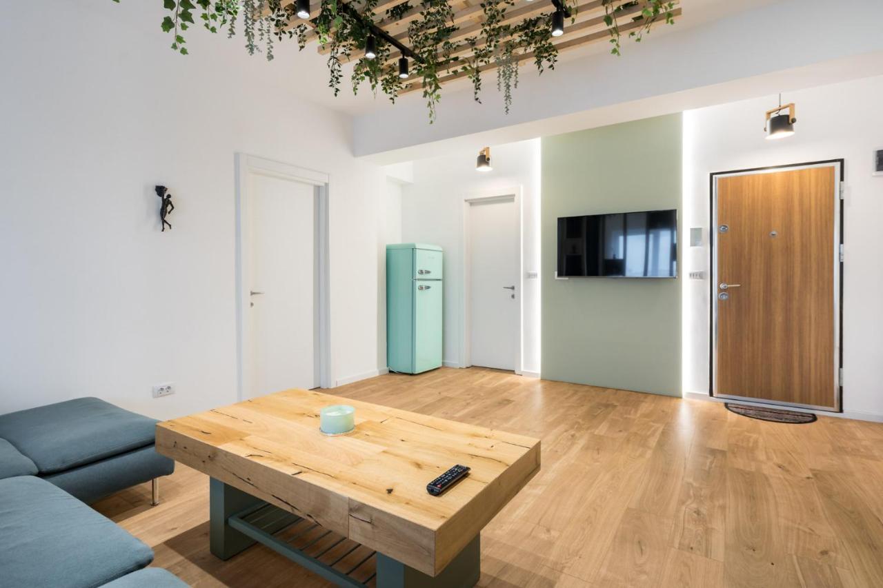 Jungle Escape - Luxe 1-Br Haven In Bucharest Lägenhet Exteriör bild