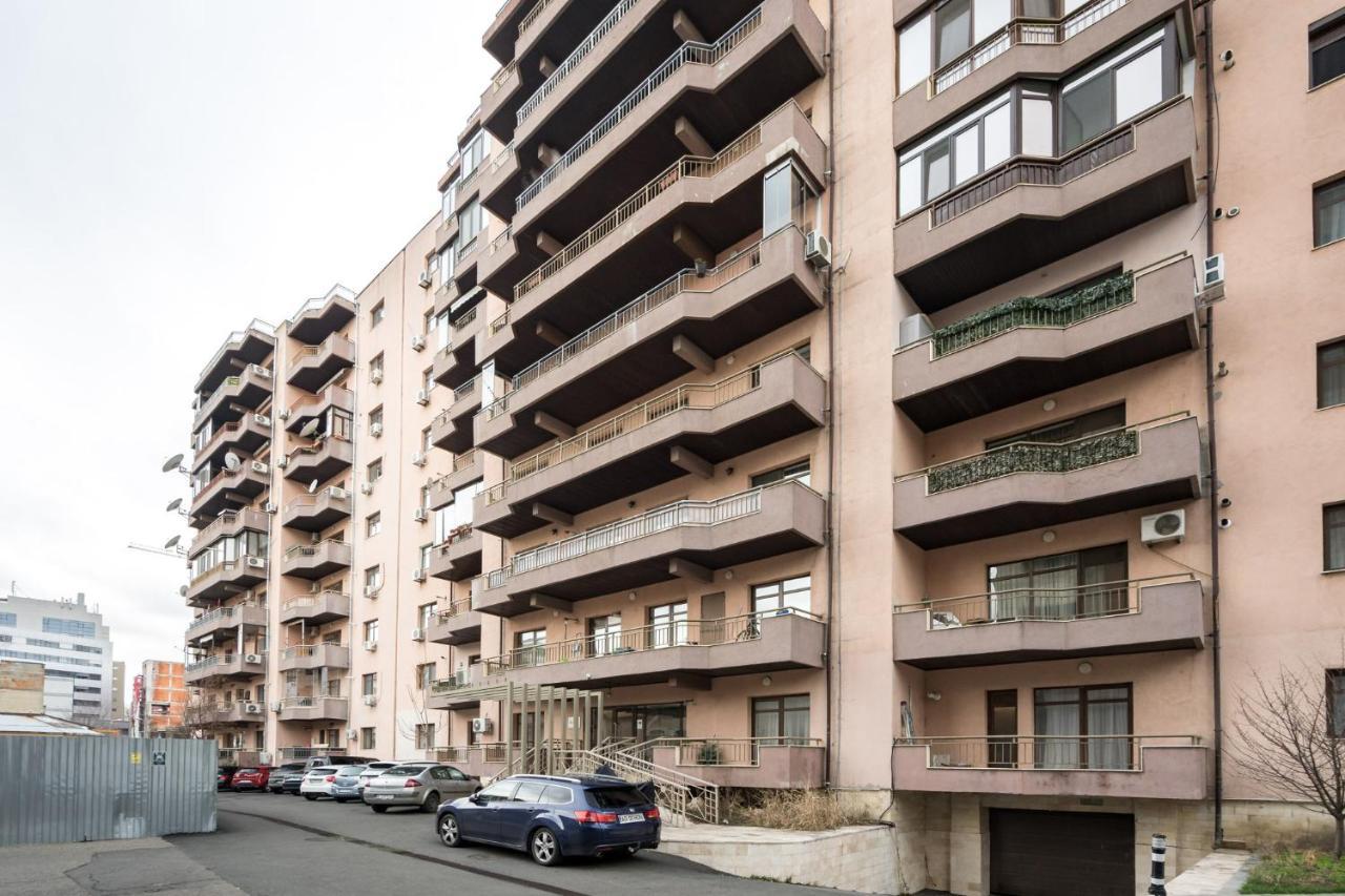 Jungle Escape - Luxe 1-Br Haven In Bucharest Lägenhet Exteriör bild